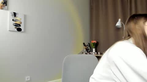 Snapshot of arianaabramek chatting on 03-02-26, 07:10 Alice online show from 03-02-26, 07:10