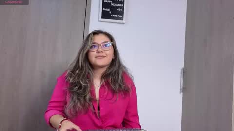 Ariana online show from 12-13-25, 09:42