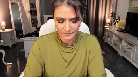 Ana online show from 10-24-25, 06:37