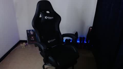 help me 100 hands up my OF is Free  online show from 02-15-26, 09:00