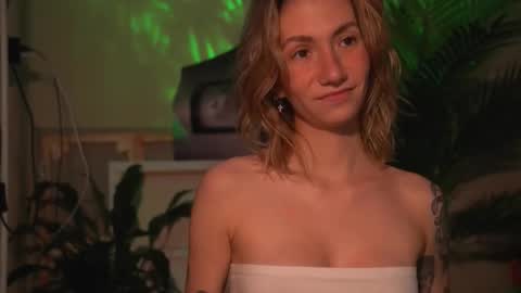 Snapshot of arianna_richi chatting on 11-09-25, 06:44 Olivka online show from 11-09-25, 06:44