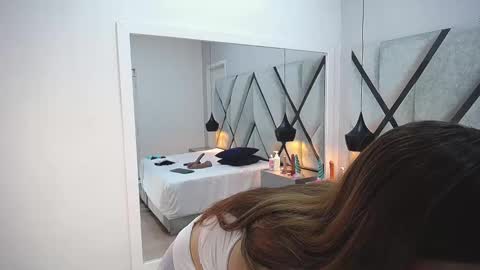 Snapshot of ariawillss chatting on 12-18-25, 12:44 ariawillss online show from 12-18-25, 12:44