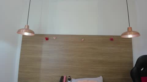 ariela__ online show from 10-19-25, 04:13