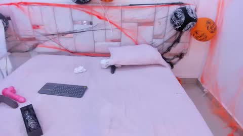 ariela__ online show from 10-20-25, 04:46