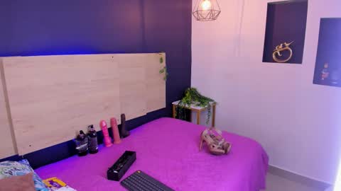 ariela__ online show from 11-18-25, 04:39