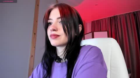 Snapshot of arielabradberry chatting on 12-14-24, 01:59 Ariel online show from 12-14-24, 01:59