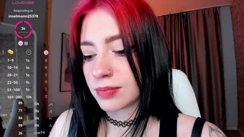 Snapshot of arielabradberry chatting on 12-27-24, 05:37 Ariel online show from 12-27-24, 05:37