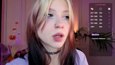 Snapshot of arielabradberry chatting on 11-02-25, 02:52 Ariel online show from 11-02-25, 02:52