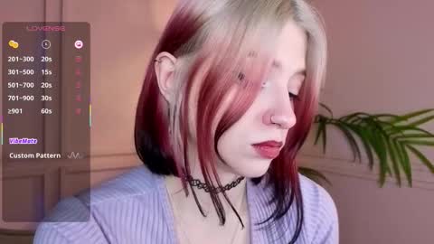 Snapshot of arielabradberry chatting on 11-13-25, 02:05 Ariel online show from 11-13-25, 02:05