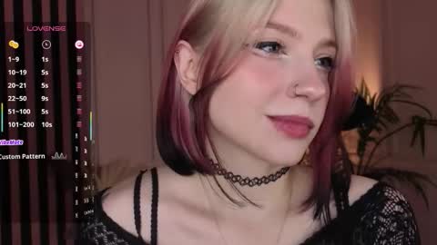 Snapshot of arielabradberry chatting on 11-19-25, 01:55 Ariel online show from 11-19-25, 01:55