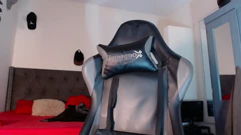 Snapshot of arielbronwxxx chatting on 02-02-25, 05:26 chris online show from 02-02-25, 05:26
