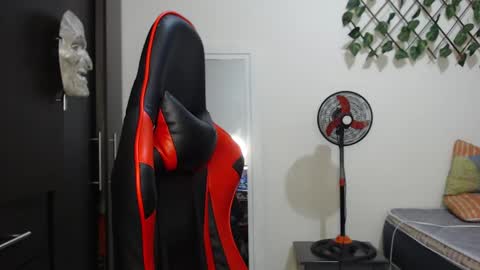 Snapshot of arielbronwxxx chatting on 03-12-25, 02:34 chris online show from 03-12-25, 02:34