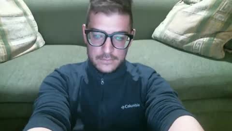 Snapshot of arielsinho chatting on 10-17-25, 12:14 Anon online show from 10-17-25, 12:14