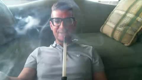 Snapshot of arielsinho chatting on 10-21-25, 09:26 Anon online show from 10-21-25, 09:26