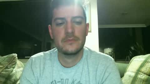 Snapshot of arielsinho chatting on 10-30-25, 04:36 Anon online show from 10-30-25, 04:36