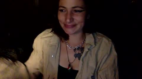 Snapshot of arielwyld chatting on 11-15-25, 01:47 ariel colin when hes here online show from 11-15-25, 01:47