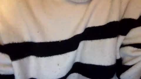 Snapshot of arielwyld chatting on 11-18-25, 08:24 ariel colin when hes here online show from 11-18-25, 08:24