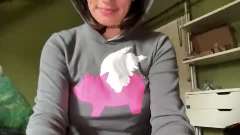 Snapshot of arielwyld chatting on 01-05-26, 07:28 ariel colin when hes here online show from 01-05-26, 07:28