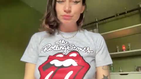 Snapshot of arielwyld chatting on 01-14-26, 06:13 ariel colin when hes here online show from 01-14-26, 06:13