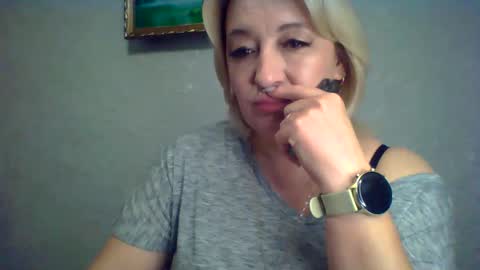 ArielXLoveresss online show from 10-04-25, 08:56