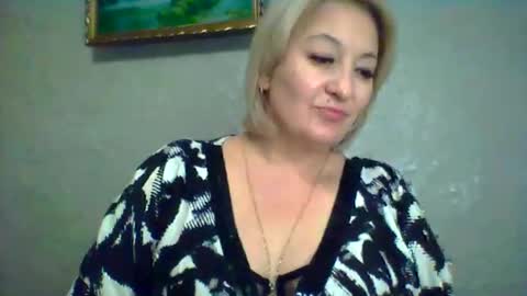 ArielXLoveresss online show from 10-30-25, 08:31