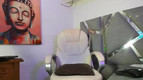 Snapshot of arii_xxx chatting on 01-30-25, 03:44 ari 3 online show from 01-30-25, 03:44