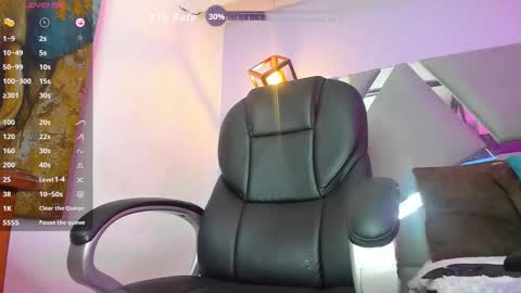 Snapshot of arii_xxx chatting on 10-18-25, 10:43 ari 3 online show from 10-18-25, 10:43