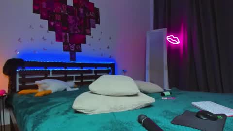 Ari online show from 10-18-25, 08:53