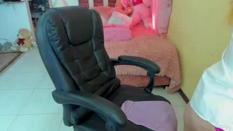 arisha_katy1 online show from 01-10-26, 09:52