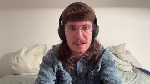 Ariste online show from 10-23-25, 01:54