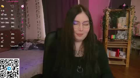 Snapshot of arizonaa_muse chatting on 02-24-26, 08:12 Astrid online show from 02-24-26, 08:12