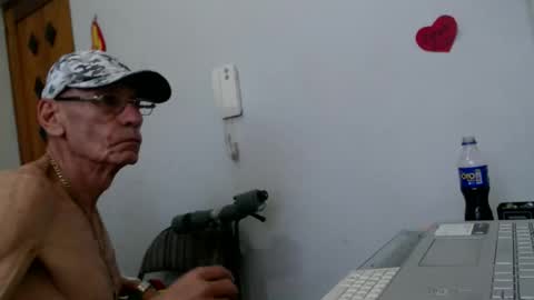 armaduradeacero online show from 12-21-25, 06:04