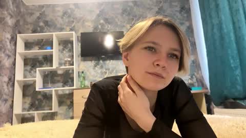 Snapshot of armandachudzik chatting on 12-20-25, 10:33 Stephanie online show from 12-20-25, 10:33