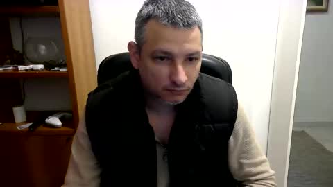 Snapshot of armorkill1986 chatting on 11-17-25, 11:27 Armorkill online show from 11-17-25, 11:27