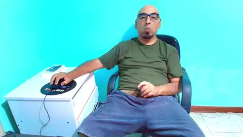 arnelux72 online show from 02-18-26, 05:36