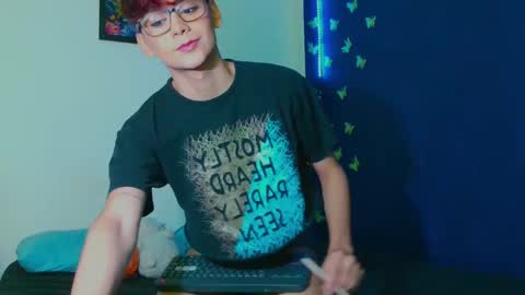 Snapshot of arnold_laurent chatting on 10-22-25, 07:19 Arnold online show from 10-22-25, 07:19