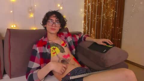 Arnold online show from 12-26-24, 04:10