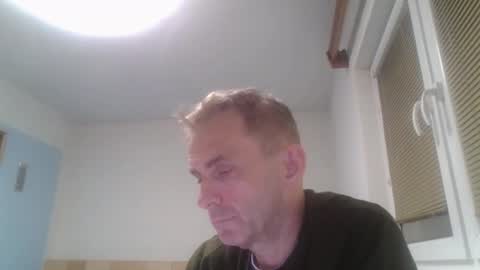 Snapshot of aromannn chatting on 11-24-25, 03:45 aromannn online show from 11-24-25, 03:45