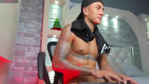 Snapshot of aron_bolt chatting on 12-27-24, 07:46 ARON BOLT online show from 12-27-24, 07:46