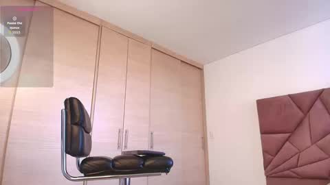 Snapshot of aron_bolt chatting on 09-23-25, 08:34 ARON BOLT online show from 09-23-25, 08:34