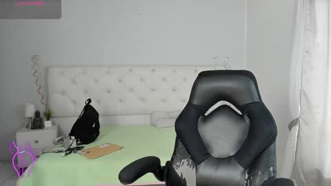 Aron cruz  online show from 01-07-25, 01:46