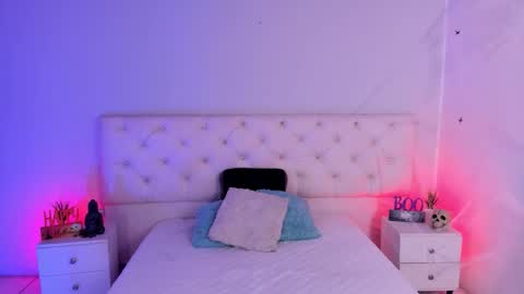 Snapshot of aron_cruz12 chatting on 10-10-25, 01:10 Aron cruz online show from 10-10-25, 01:10