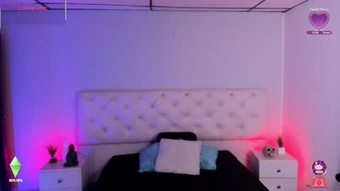 Snapshot of aron_cruz12 chatting on 10-17-25, 01:25 Aron cruz online show from 10-17-25, 01:25