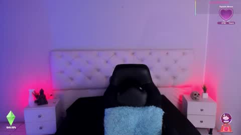 Snapshot of aron_cruz12 chatting on 10-21-25, 01:23 Aron cruz online show from 10-21-25, 01:23