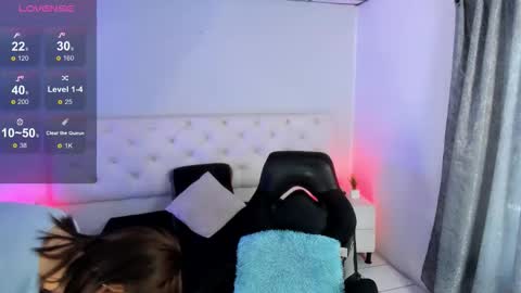 Snapshot of aron_cruz12 chatting on 10-22-25, 01:22 Aron cruz online show from 10-22-25, 01:22