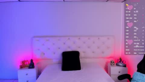 Snapshot of aron_cruz12 chatting on 10-25-25, 01:29 Aron cruz online show from 10-25-25, 01:29