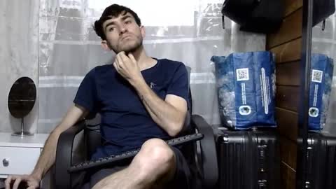 Aron G Franco online show from 10-22-25, 06:40