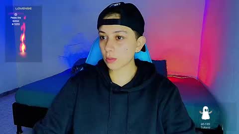 Snapshot of arontroy_wi chatting on 02-14-25, 12:36 noah and ivy online show from 02-14-25, 12:36