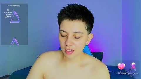 Snapshot of arontroy_wi chatting on 02-21-25, 11:01 noah and ivy online show from 02-21-25, 11:01