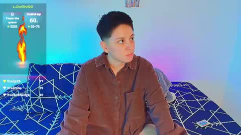 Snapshot of arontroy_wi chatting on 03-07-25, 06:00 noah and ivy online show from 03-07-25, 06:00